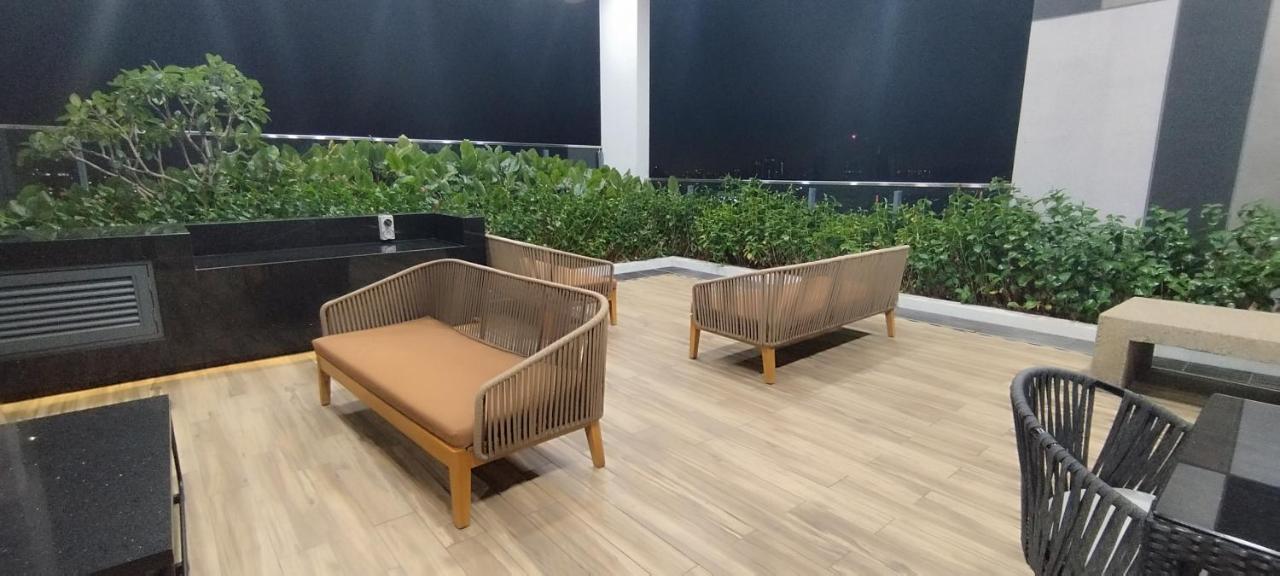 Colony By Infinitum Suites Service Klcc Kuala Lumpur Bagian luar foto